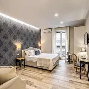 E Caffe Deluxe Bed & Breakfast Naples
